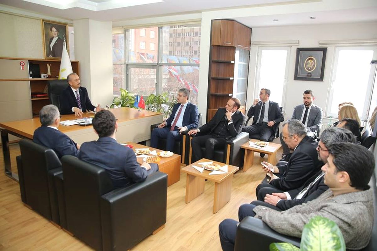 Başkan Dr. Memduh Büyükkılıç, "Kayseri Partiler Üstü Bir Konu"