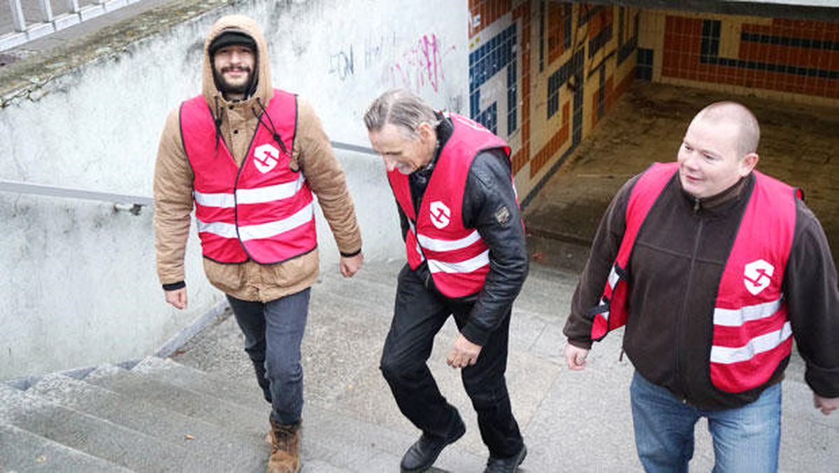 Belediye Başkanı Cerny Şokta! Aşırı Sağcılar Devriye Geziyor