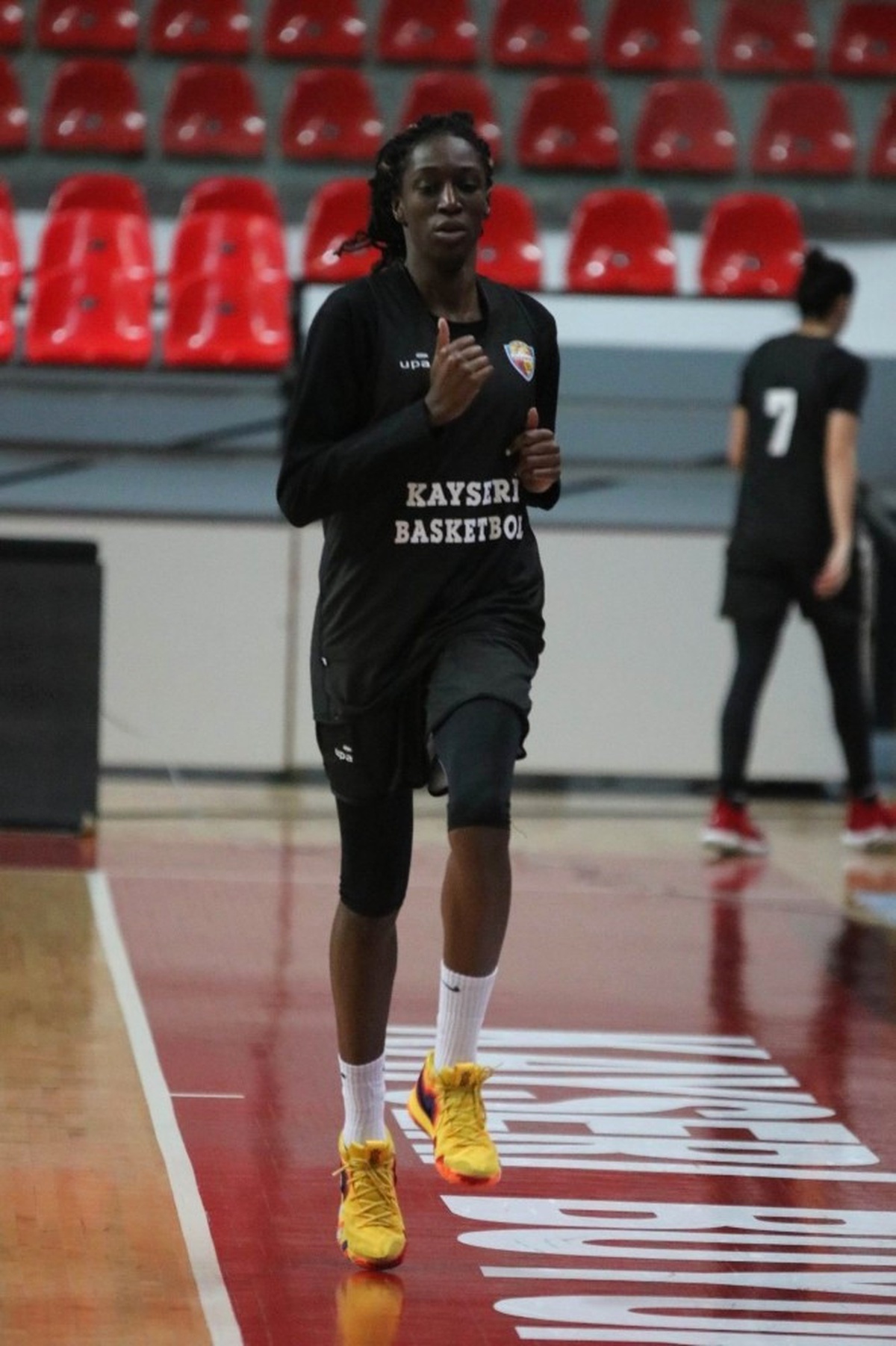 Bellona Kayseri Basketbol\'un Kozu Ibekwe Olacak