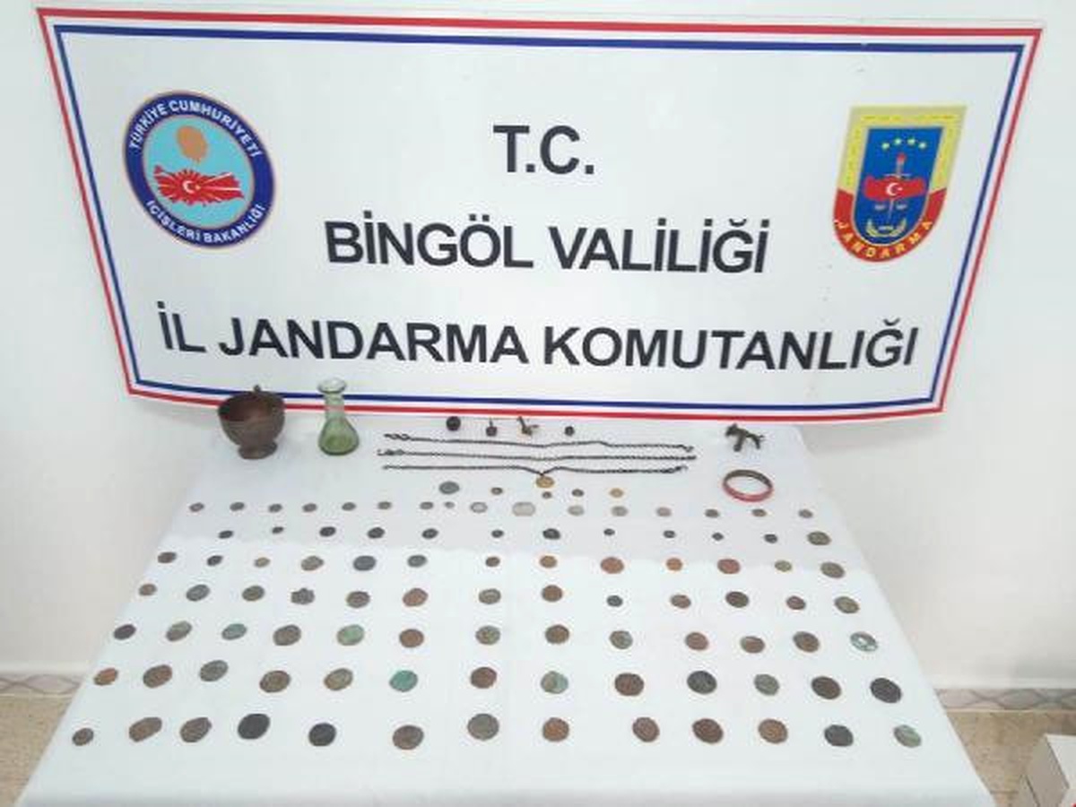 Bingöl\'de 116 Parça Tarihi Obje Ele Geçirildi