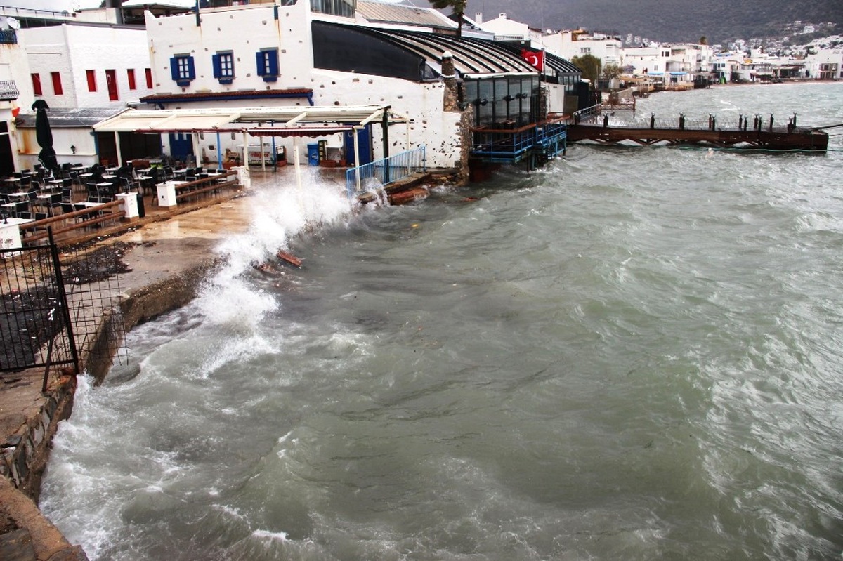Bodrum\'da Fırtına ve Yağmur Etkili Oluyor