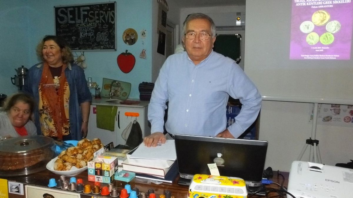 Burhaniye\'de Adramytteion Sikkeleri Kitapçıda Tanıtıldı