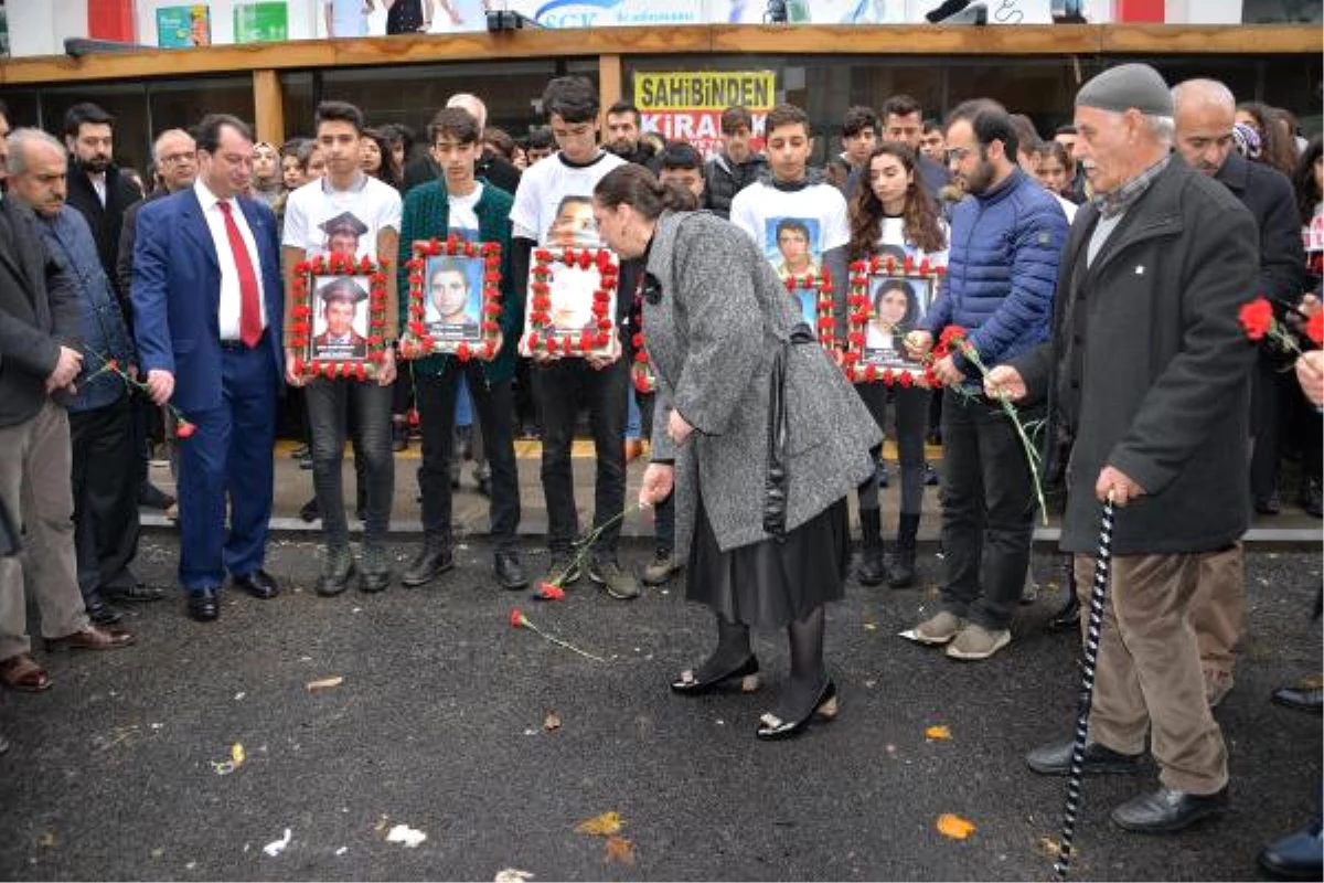 Diyarbakır\'da Dershane Önündeki Terör Saldırısında Yaşamını Yitirenler Anıldı