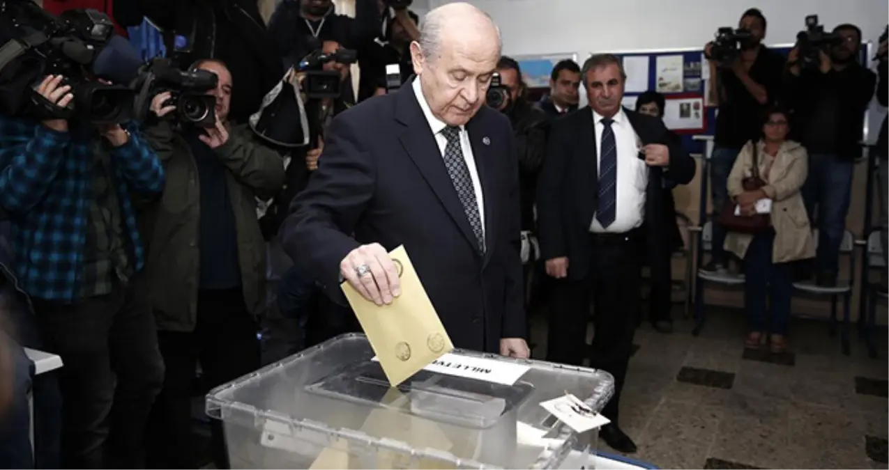 Dünya Siyaset Tarihine Geçti! MHP Lideri Bahçeli, Başka Partiye Oy Verecek