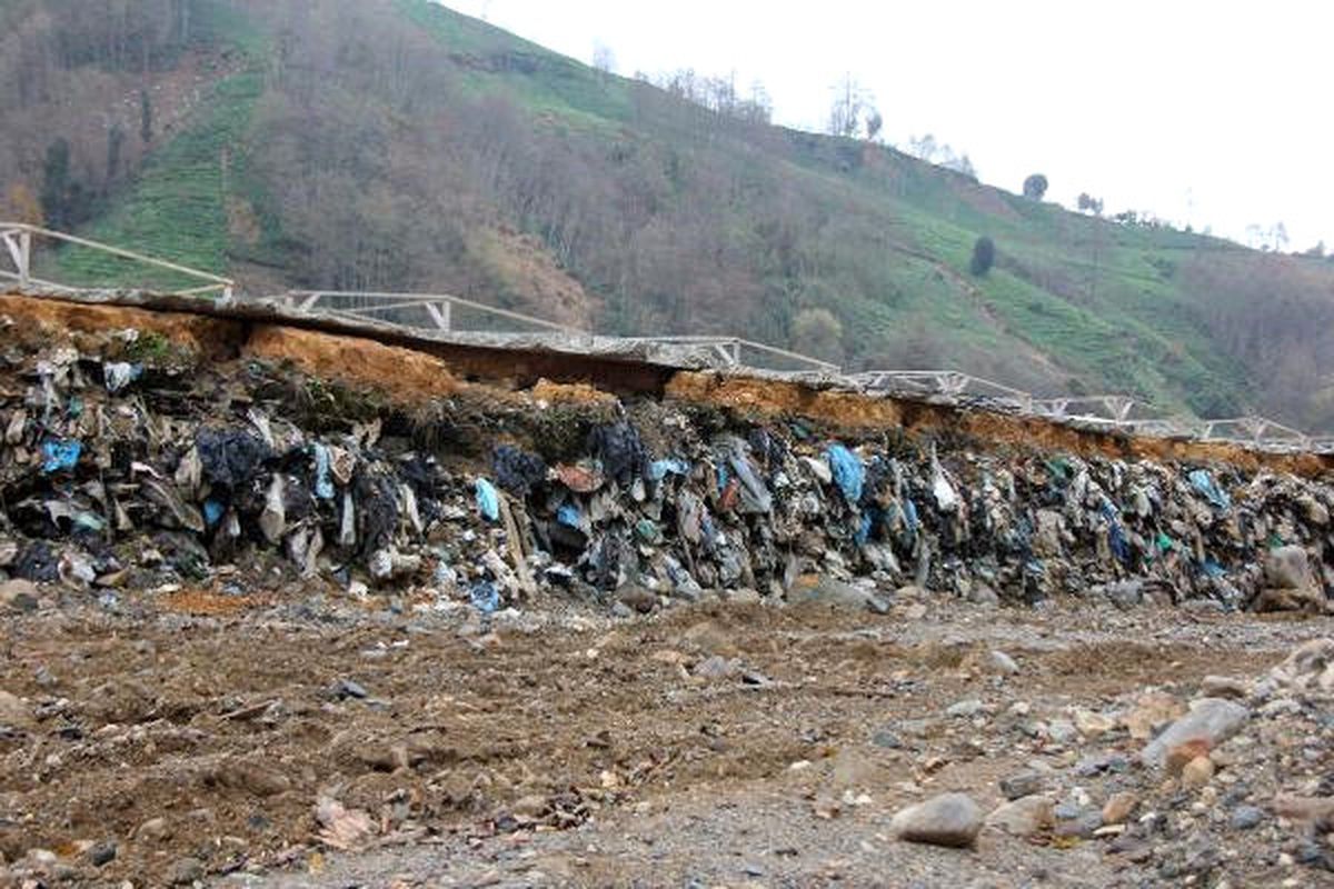 Duvar Çalışmasıyla \'Çöp Dağı\' Ortaya Çıktı