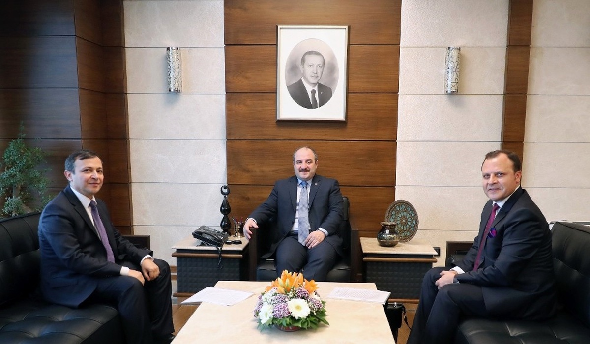 Erü Rektörü Çalış, Sanayi ve Teknoloji Bakanı Varank\'ı Ziyaret Etti