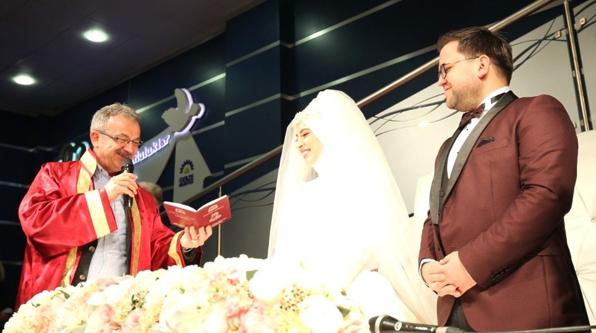 Gebze\'de 2 Bin 716 Çiftin Nikahı Kıyıldı