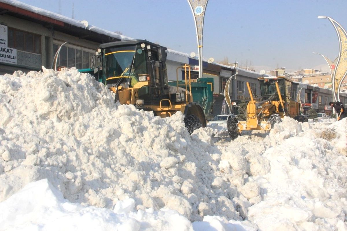 Hakkari Belediyesinden Kış Mesaisi