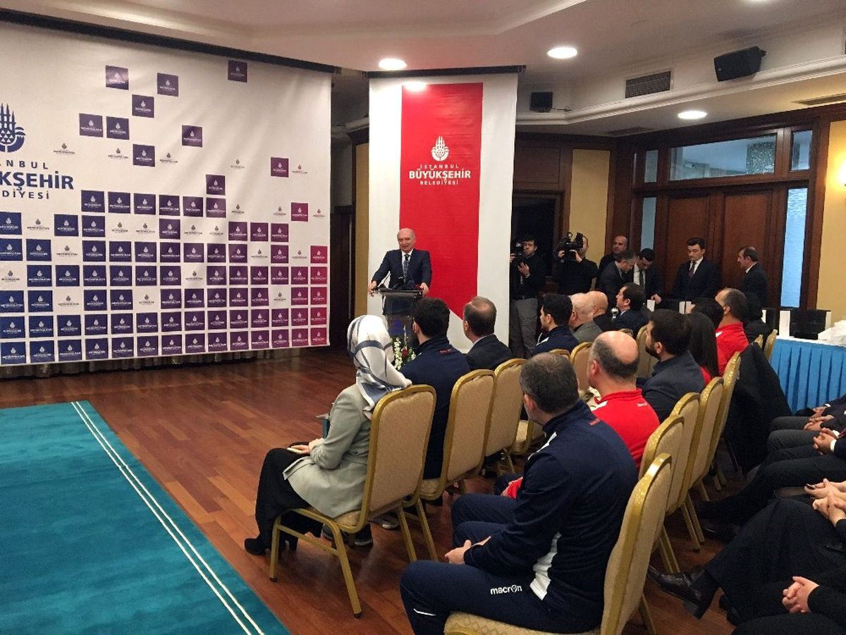 İbb Başkanı Uysal, Adalar\'daki Atlı Fayton Taşımacılığının Önümüzdeki Dönemde Çözüme...