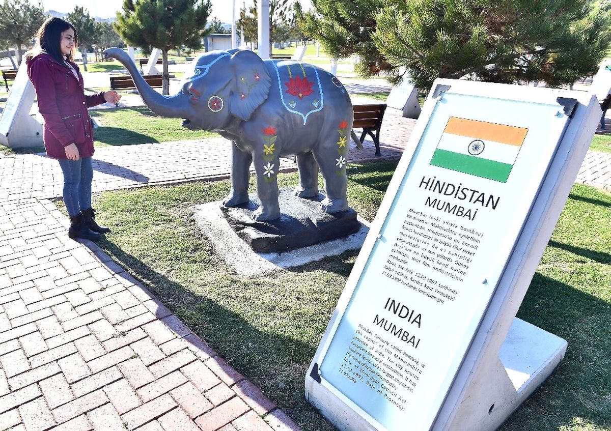 İzmir \'Kardeşlerini\' Unutmadı