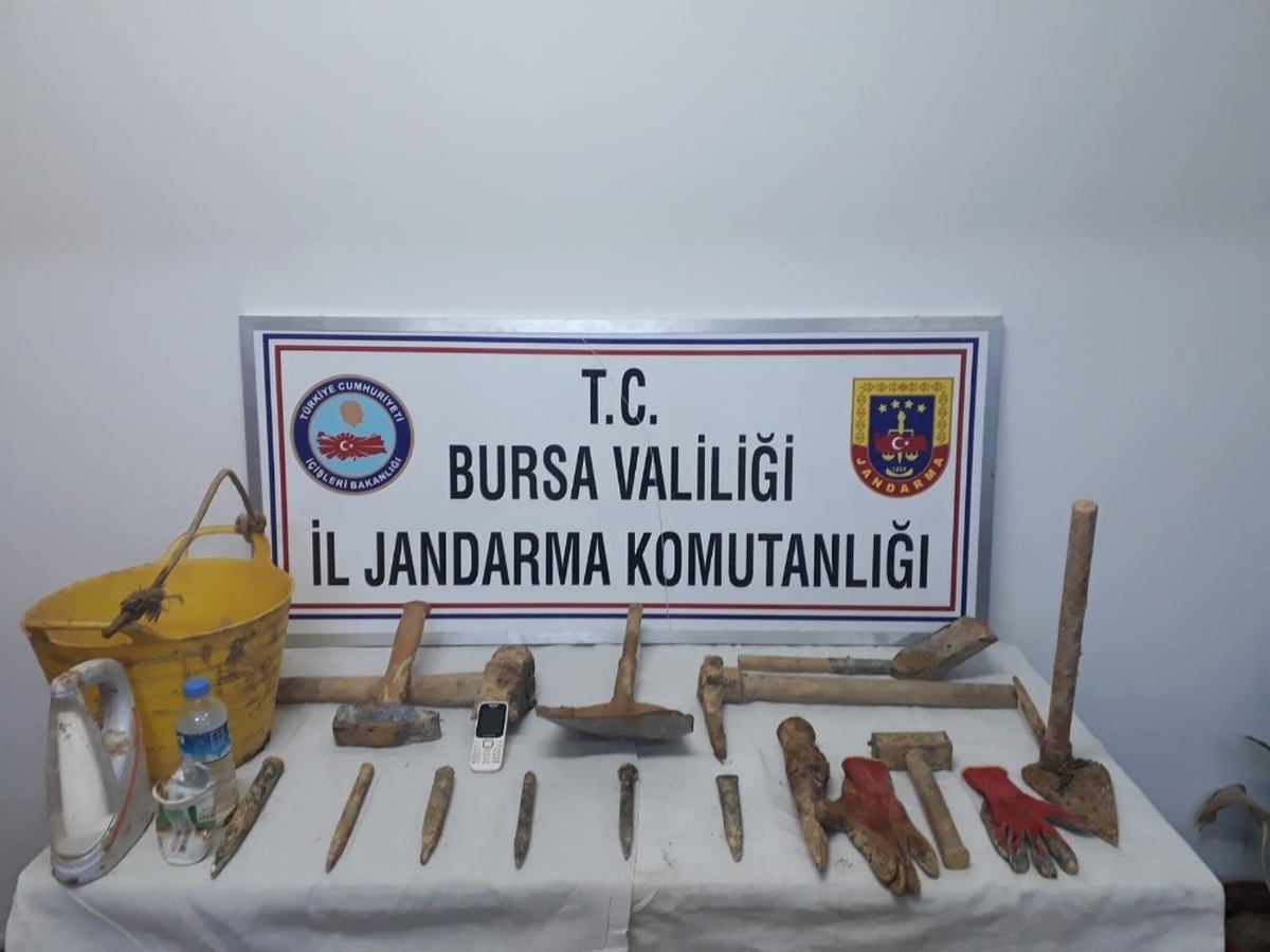 Jandarmadan Kaçak Kazıya Suç Üstü