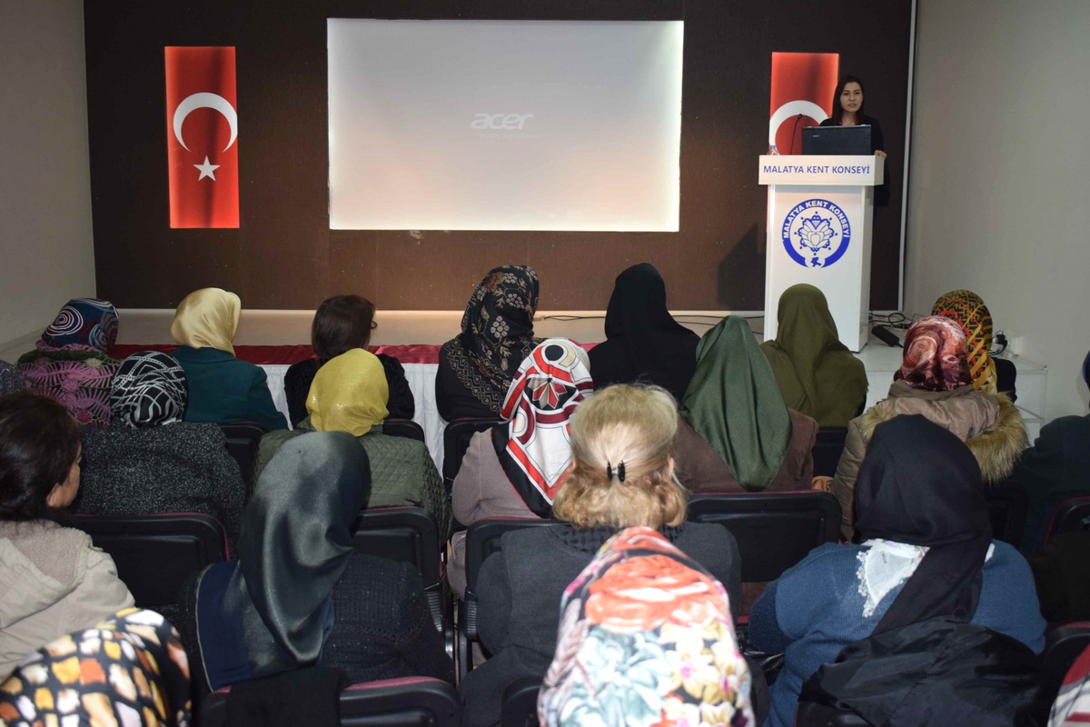 Kadın Meclisi Çocuk, İstismarına Karşı Bilinçlendirme Konferansı Verdi