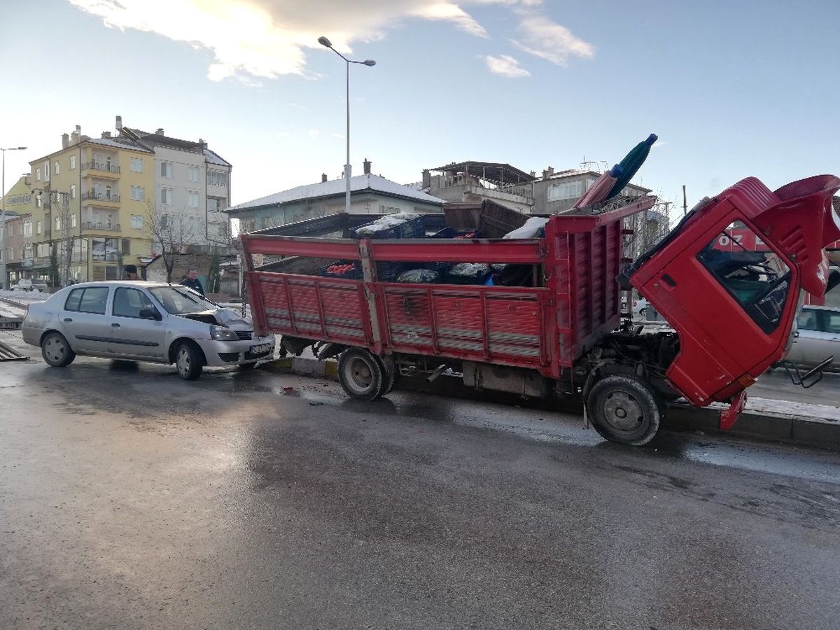 Karaman\'da Buzlanma Nedeniyle Çok Sayıda Kaza Meydana Geldi