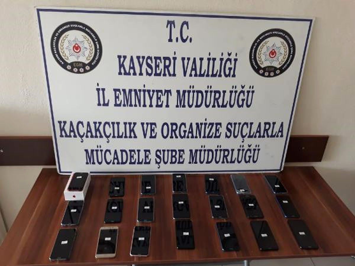 Kayseri\'de Kaçak Cep Telefonu Satışına 2 Gözaltı