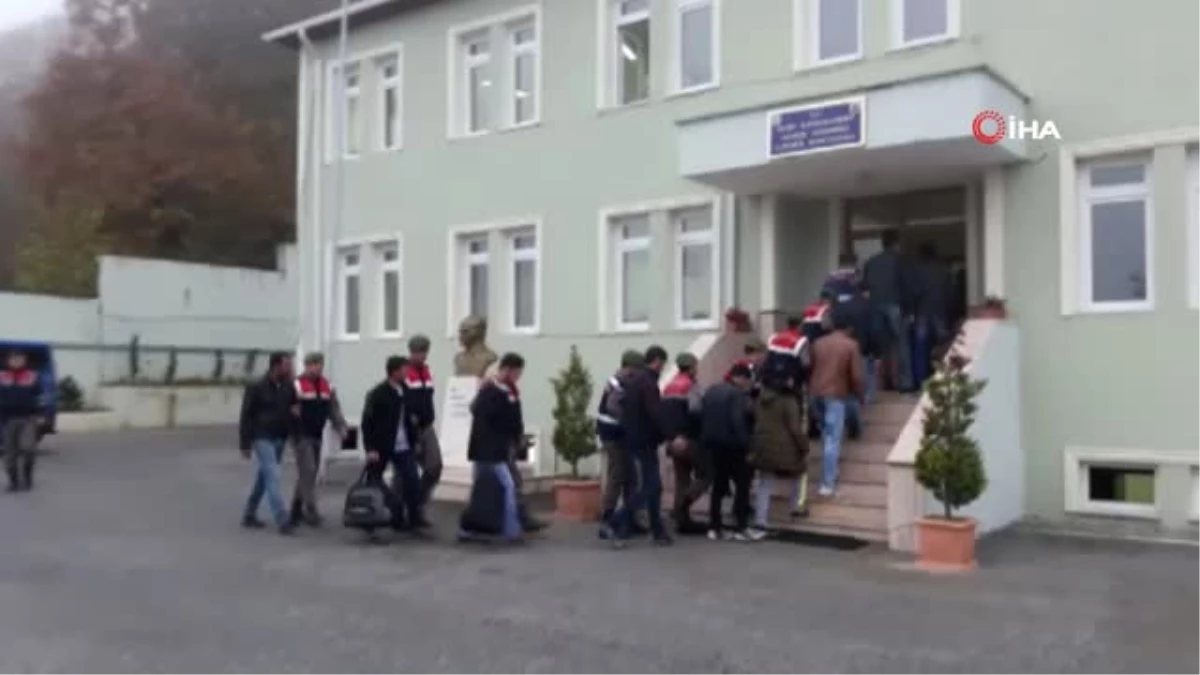 Kocaeli\'de 77 Kaçak Göçmen Yakalandı