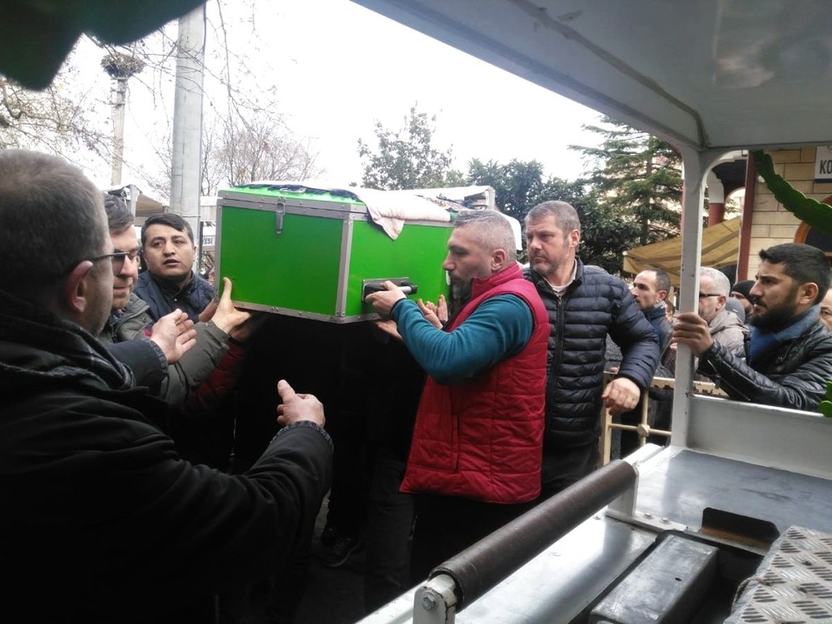 Kocaeli\'nde Silahla Vurularak Öldürülen Nakliye Şirketi Müdürü Son Yolculuğuna Uğurlandı