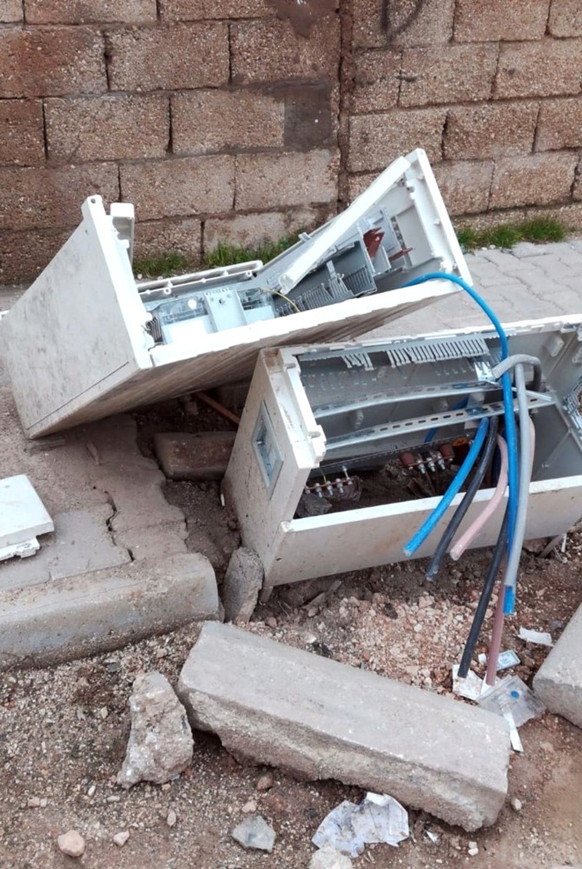 Nusaybin\'de Kaçağı Önleyen 87 Pano Tahrip Edildi