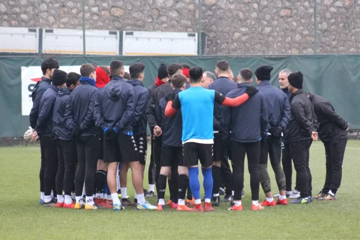 Öcal: "Adana Demirspor Maçında Bambaşka Bir Karabükspor Seyrettirmeyi Umuyoruz"