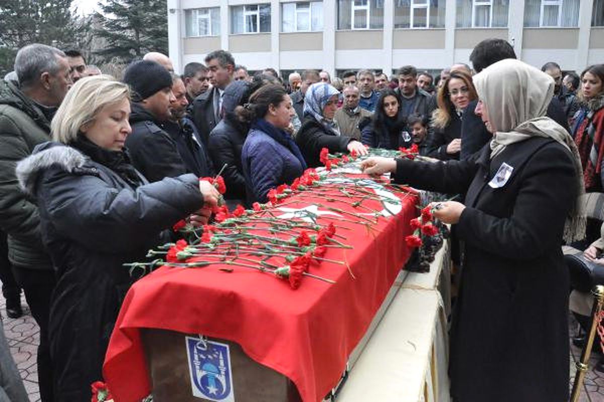 Öğrencisi Tarafından Öldürülen Araştırma Görevlisi İçin Gözyaşları Sel Oldu