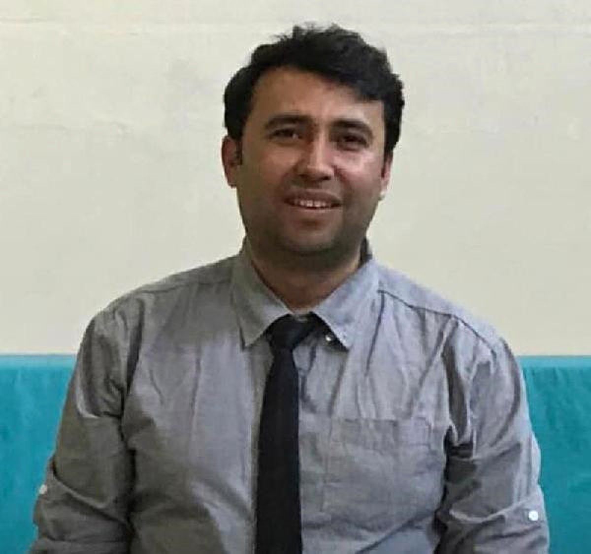Öğretmen, Dedesinin Evinde Kendini Astı
