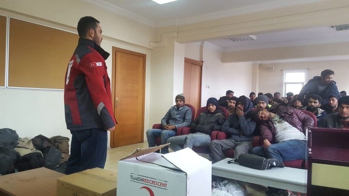 Rize\'de Afgan ve Pakistan Uyruklu 45 Kaçak Göçmen Yakalandı