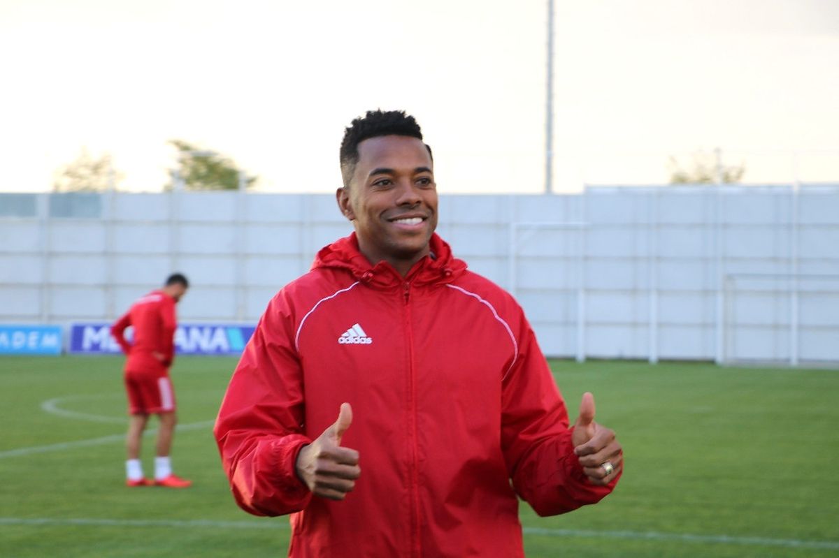 Robinho Resmen Medipol Başakşehir\'de