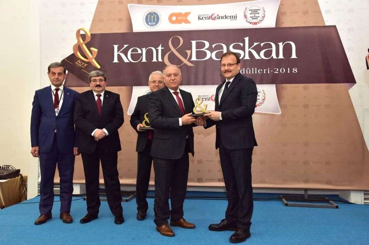 Yılın Kayyum Belediye Başkanı Süleyman Elban Oldu