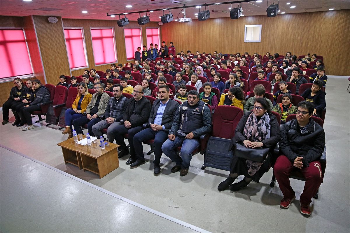 Adana\'da Polislerden Öğrencilere Seminer