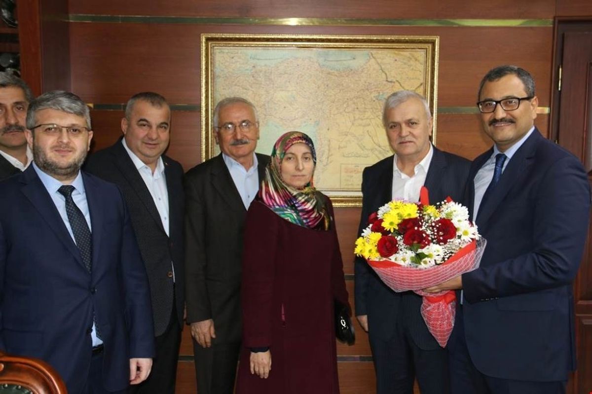 AK Parti\'den Vali\'ye Ziyaret