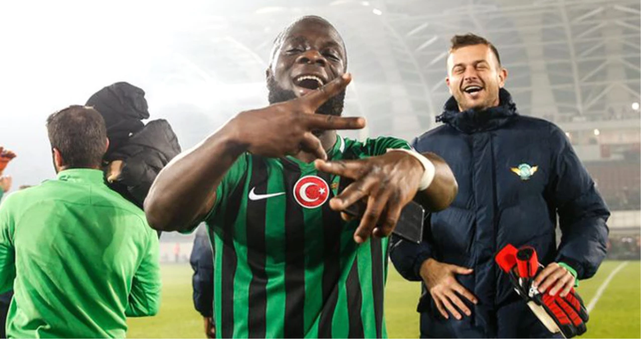 Akhisarspor\'da Elvis Manu, Mazeretsiz Olarak Kampa Katılmadı