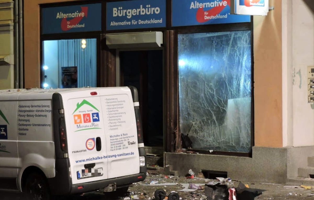 Almanya\'da Afd Bürosuna Saldırı