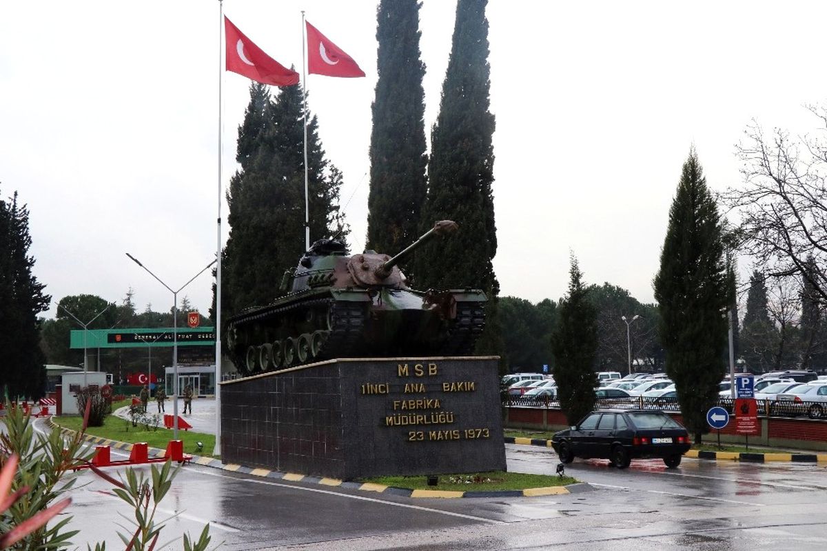 Bakan Hulusi Akar Tank Palet Fabrikasına Geldi