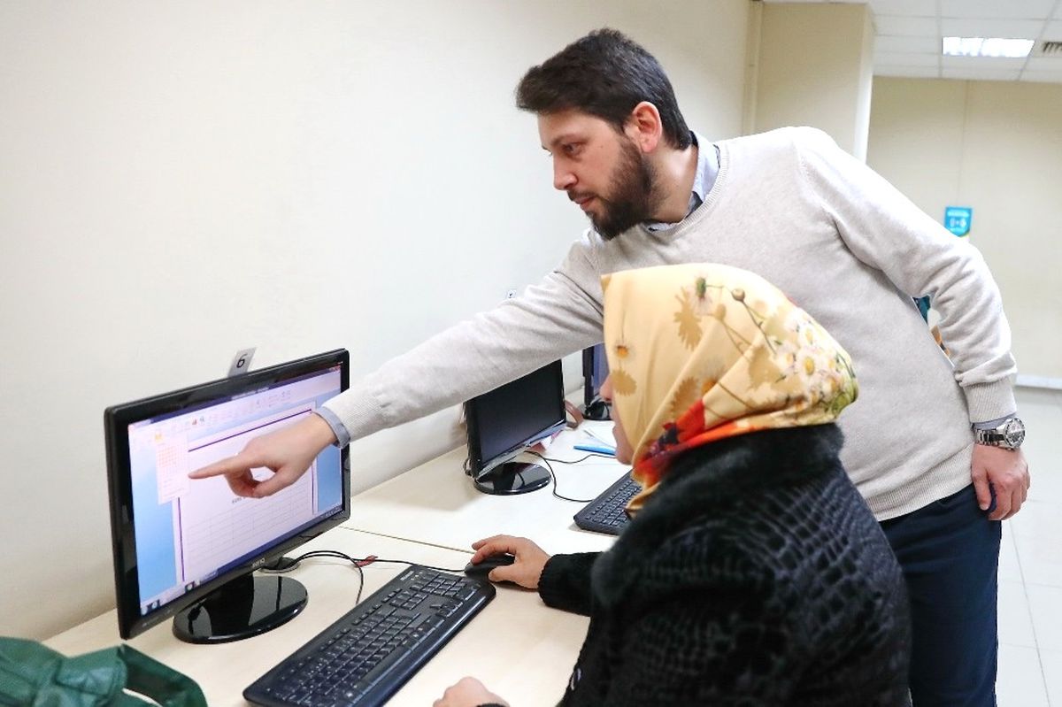 Başakşehirli Kadınlar Teknoloji ile Buluştu