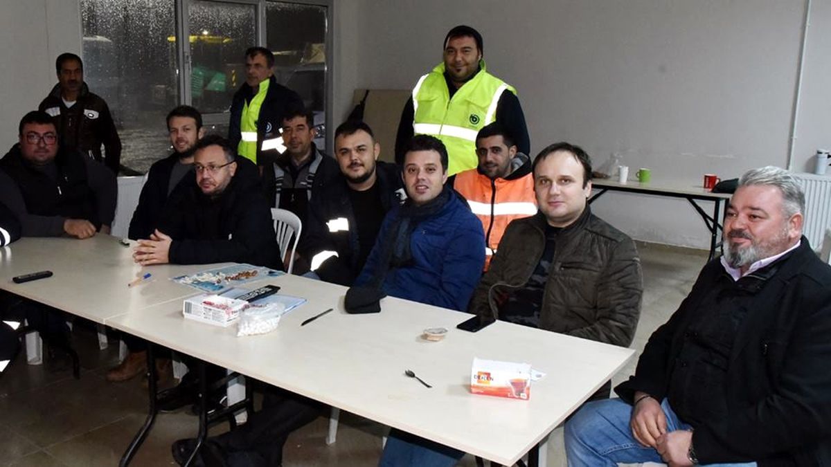 Başkan Sarıkurt Karla Mücadele Ekipleri ile Bir Araya Geldi