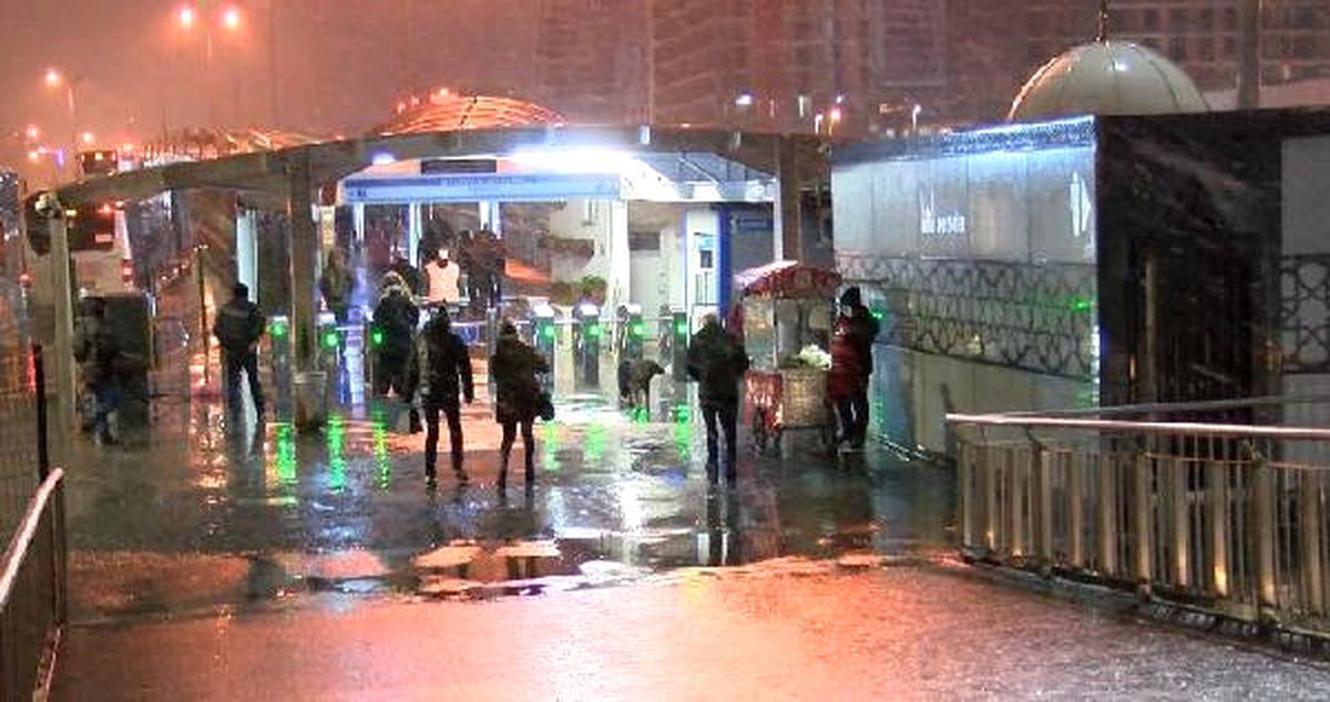 Beklenen Kar Yağışı, Beylikdüzü ve Çevresinde Başladı