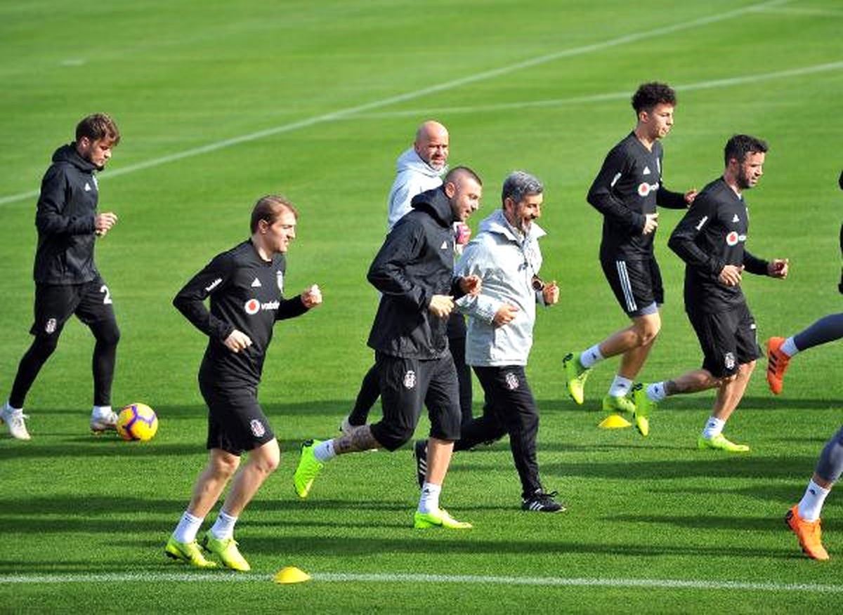 Beşiktaş\'ta Burak Yılmaz İlk İdmanına Çıktı