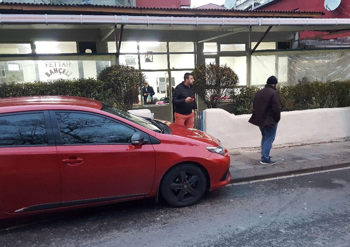 Beyoğlu\'nda Kıraathaneye Silahlı Baskın