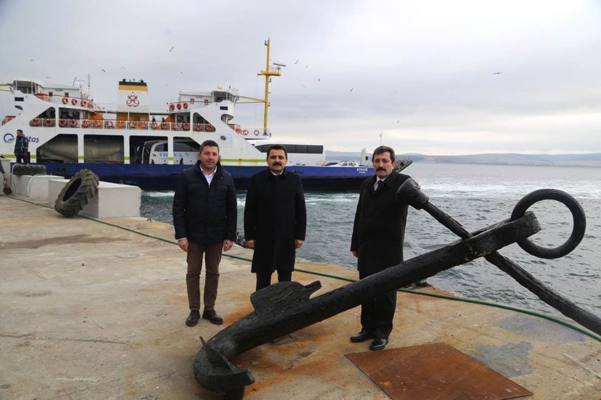 Çanakkale\'de 100 Yıllık 3 Ton Ağırlığında Çapa Bulundu