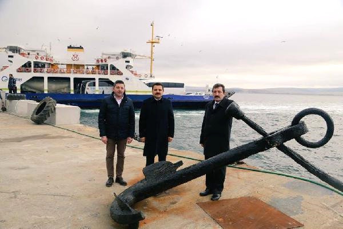 Çanakkale Valisi Tavlı, Lapseki Açıklarında Bulunan 3 Tonluk Çapayı İnceledi