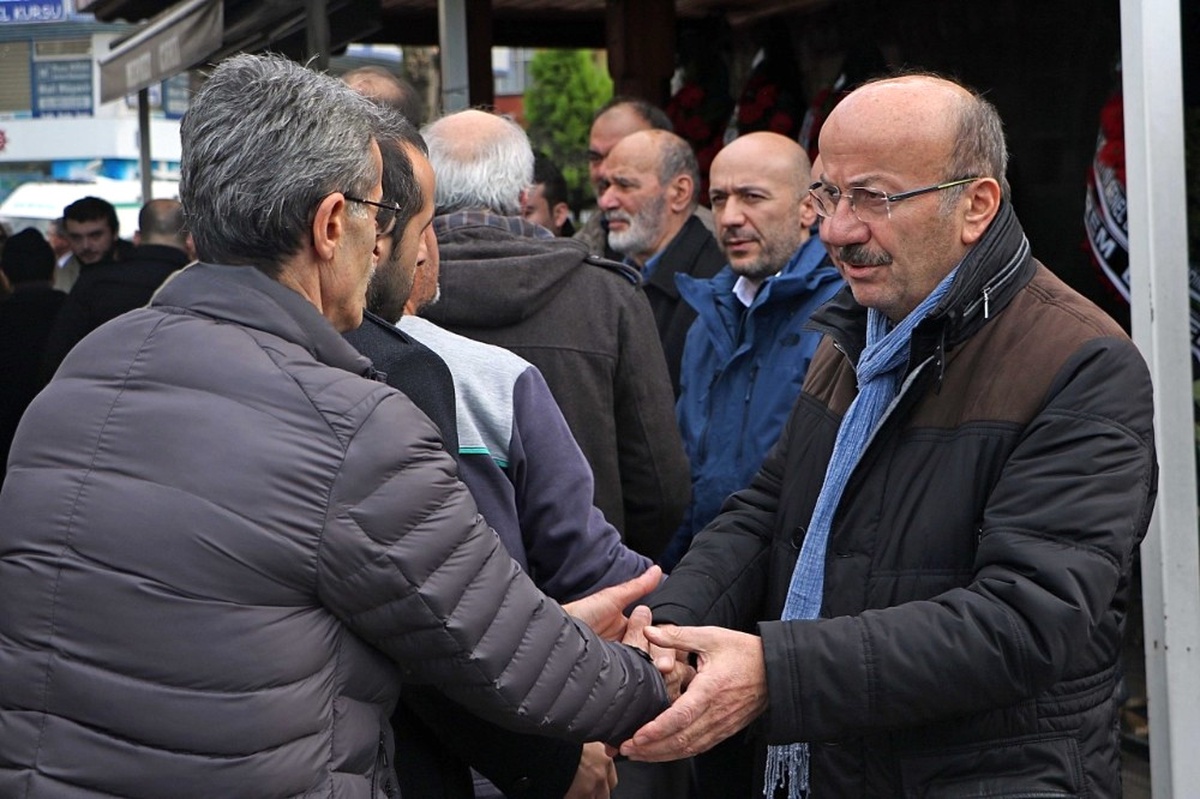 CHP Milletvekili Mehmet Bekaroğlu\'nun Anne Acısı