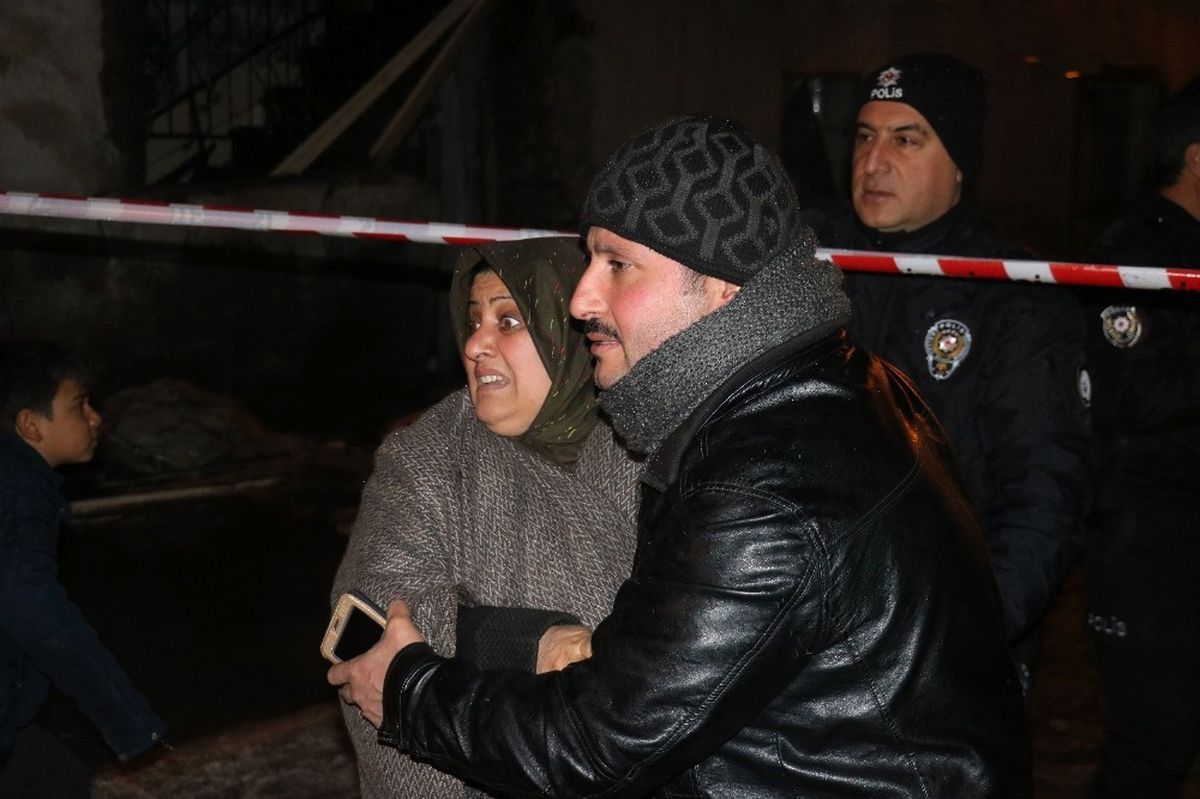 Çocuklarının Yanan Evde Kaldığını Zannedince Sinir Krizi Geçirdi