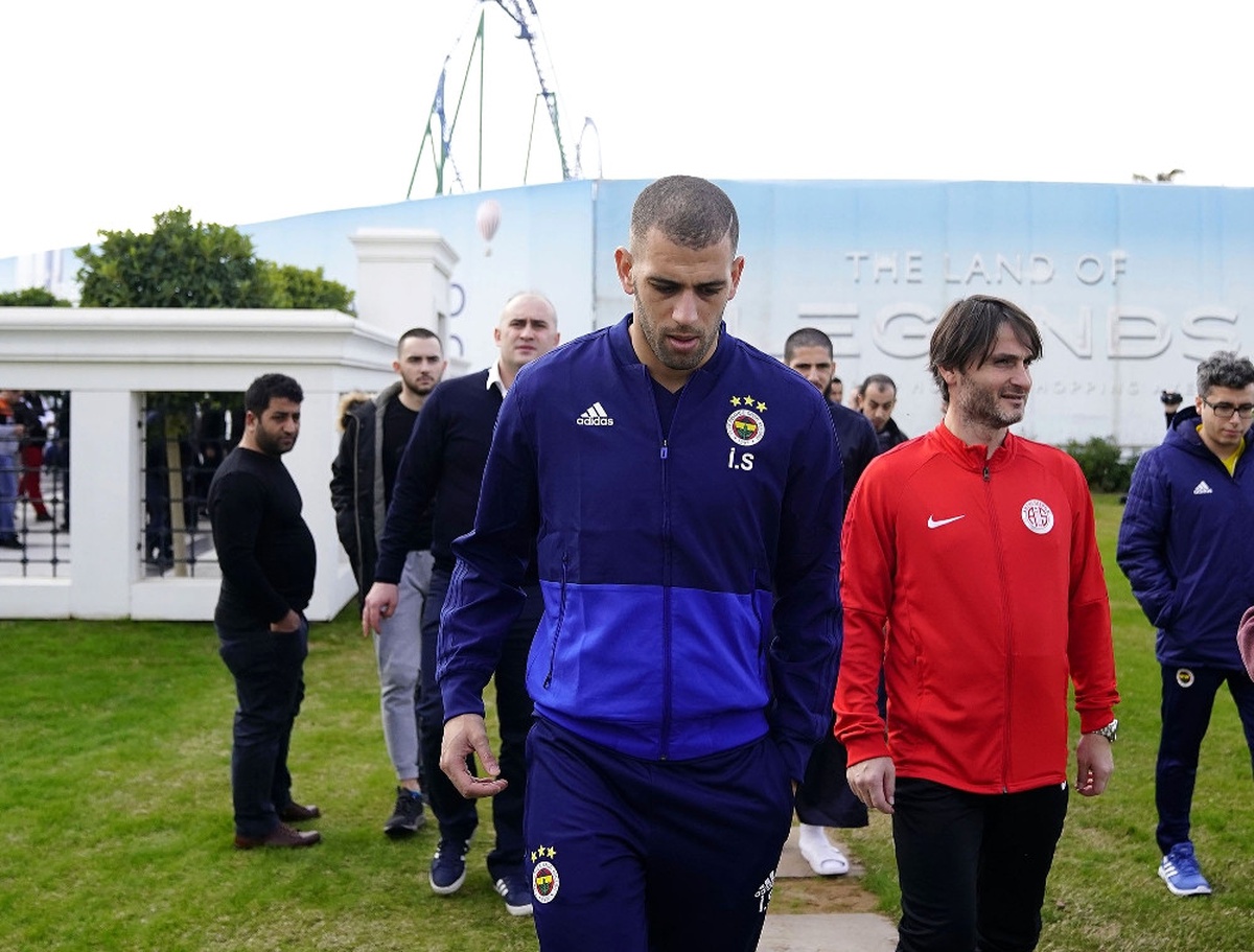 Cuma Namazı Çıkışı Fenerbahçeli Futbolculara Yoğun İlgi