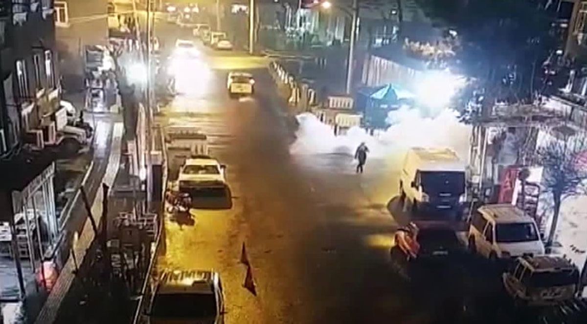 Diyarbakır\'da Emniyet Müdürlüğüne Yapılan Eyp\'li Saldırı Kamerada
