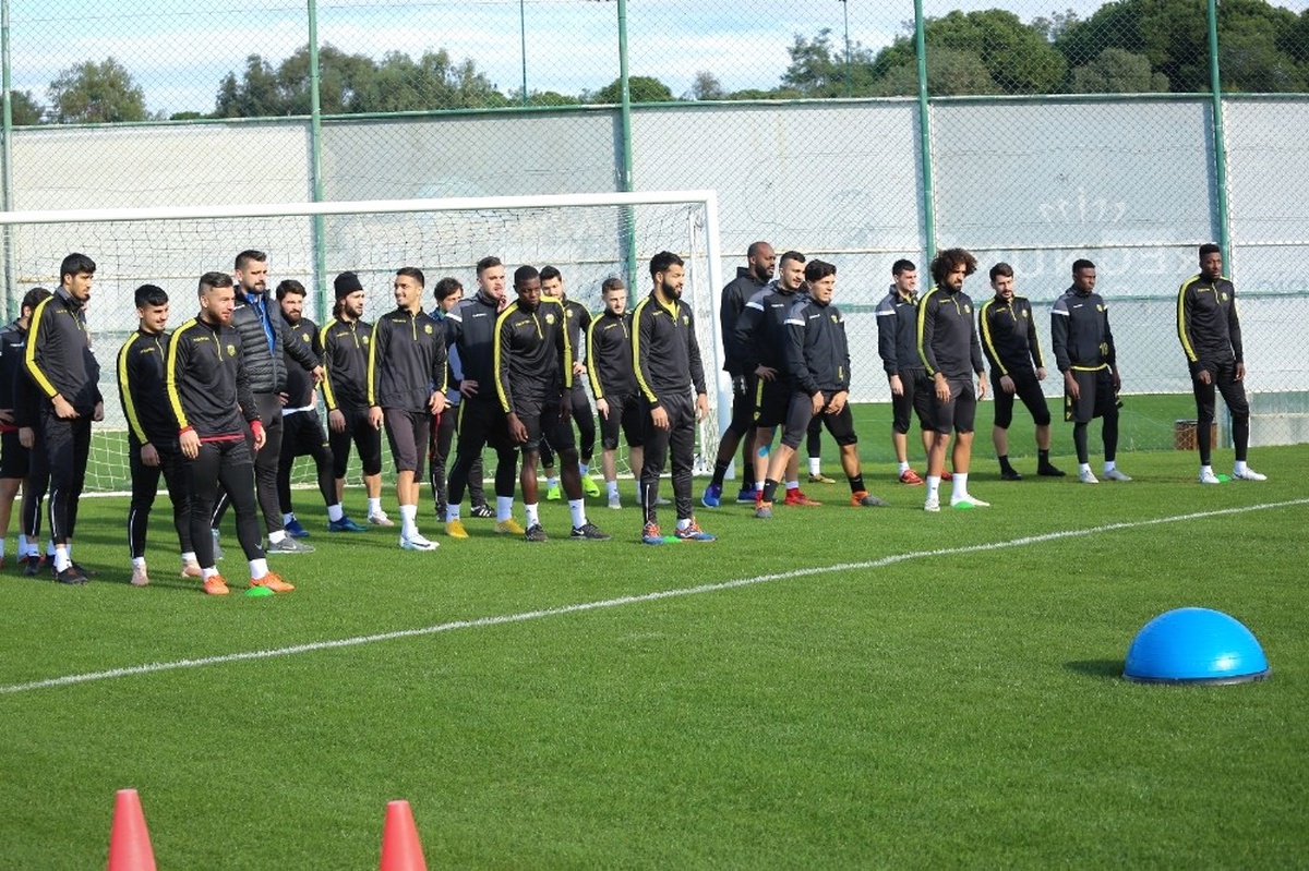 E.yeni Malatyaspor İkinci Yarı Hazırlıklarını Antalya Belek\'te Sürdürüyor