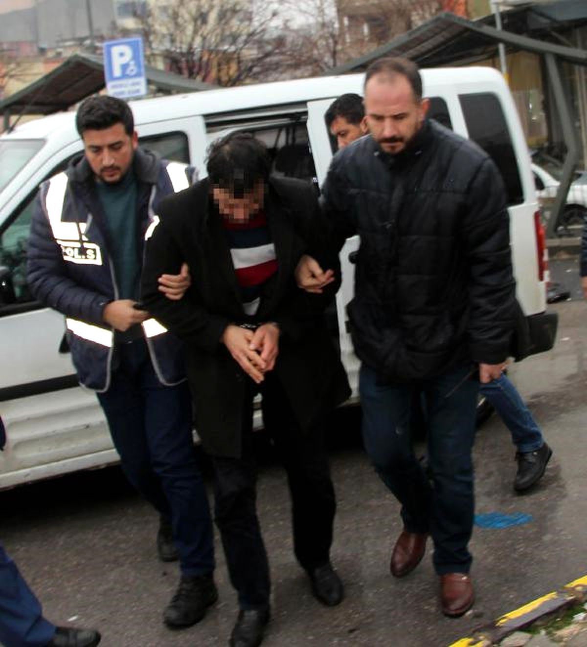 Eski Kayınbiraderini Tabancayla Ayaklarından Vuran Yakalandı