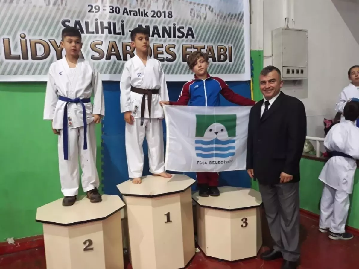 Foçalı Karateciler Ege Karate Ligi\'ne Puanla Başladı