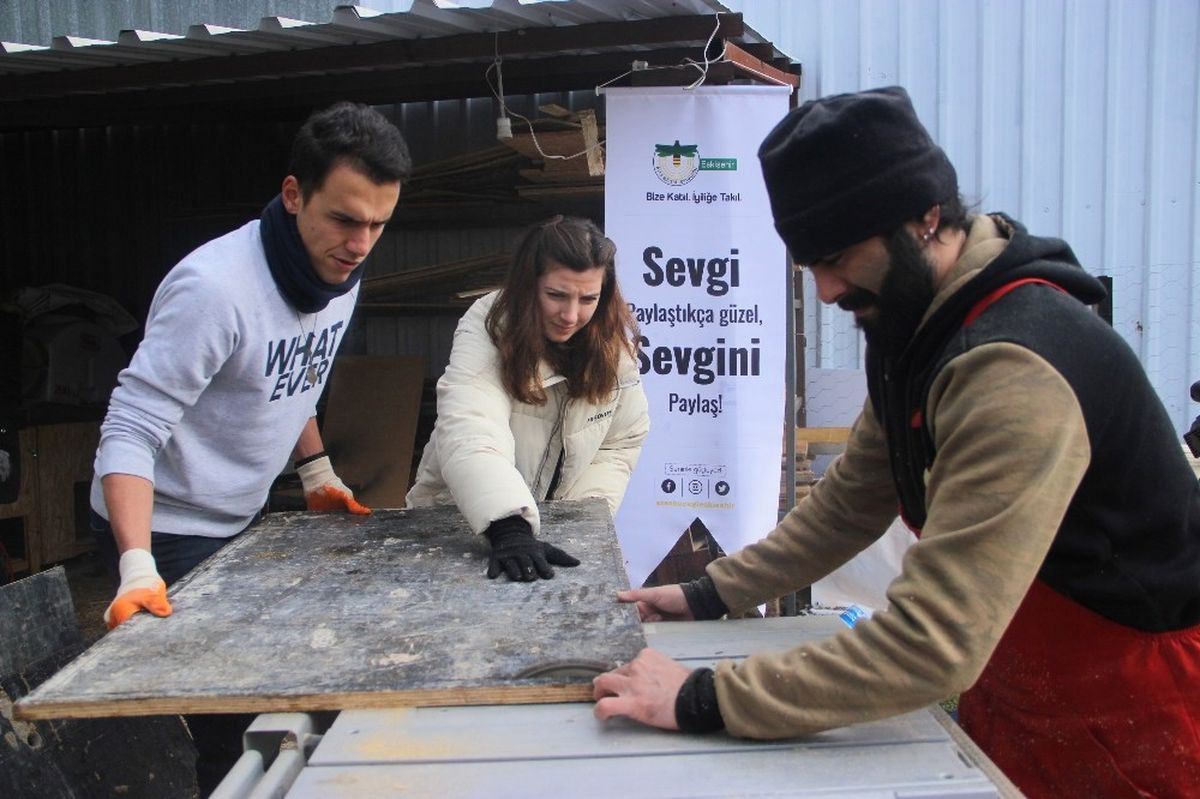 Her Şey Hayvanlar Üşümesin Diye