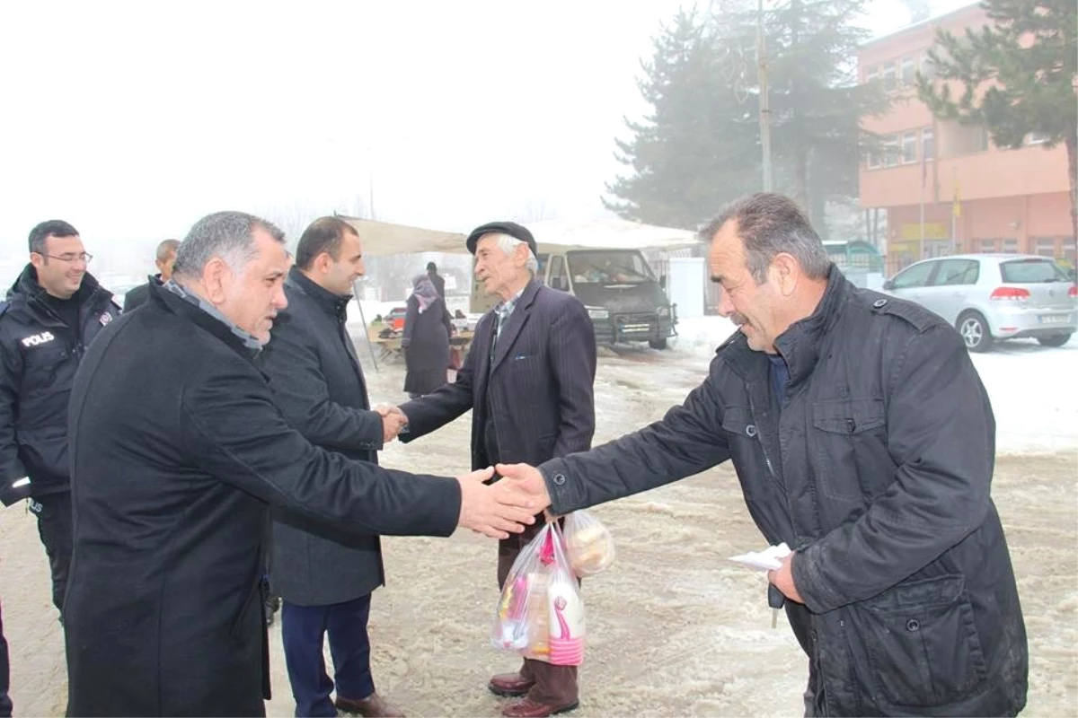 İlçe Protokolü Pazar Esnafının Sorunlarını Dinledi