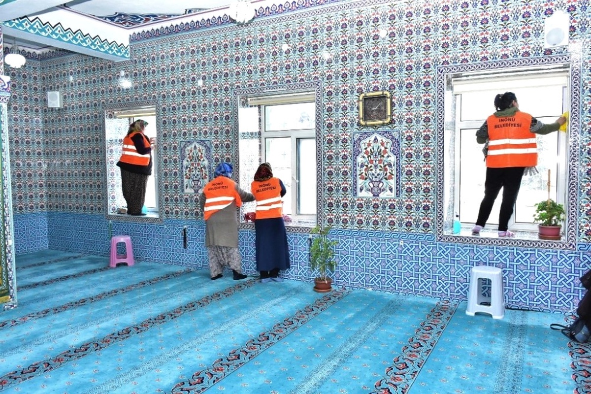 İnönü Belediyesinden Camilerde Temizlik Çalışması