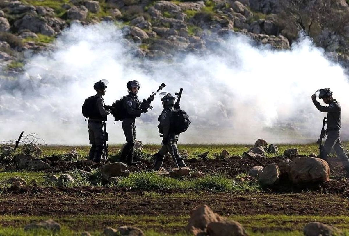 İsrail Askerleri Ramallah\'ın Bir Köyünde 28 Filistinliyi Yaraladı